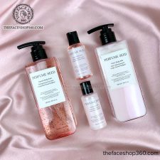 Mặt trước Bộ sữa tắm và dưỡng thể hương nước hoa Perfume Seed Velvet Special Body Care Set (4 sản phẩm)