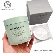 Nước cân bằng dạng miếng Tràm Trà ngừa mụn se khít lỗ chân lông Tea Tree Toner Pads The Face Shop 150ml